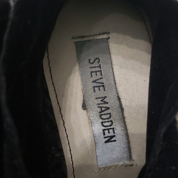 Steve Madden Velvet Shoes - Picture 3 of 4